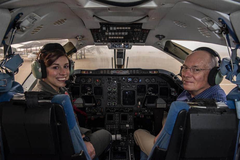 12 Sekolah Penerbangan Paling Apik Ing California kanggo Pilot Siswa