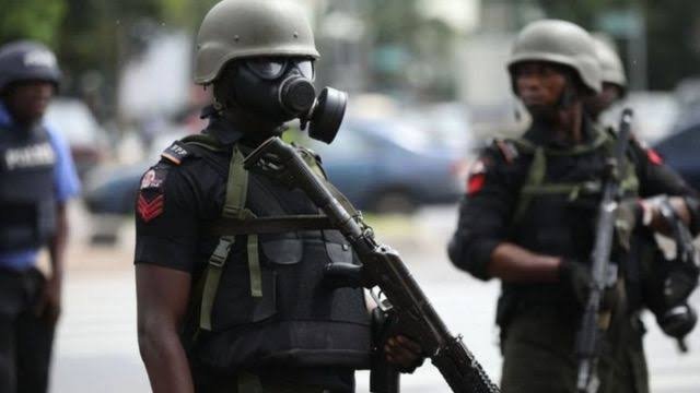 Bilder-55 Nummer der nigerianischen Polizei; So rufen Sie 911 in Nigeria an