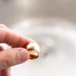 Which finger is for engagement ring in Nigeria?