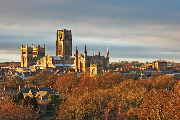 Durham Katedrali ne için bilinir?