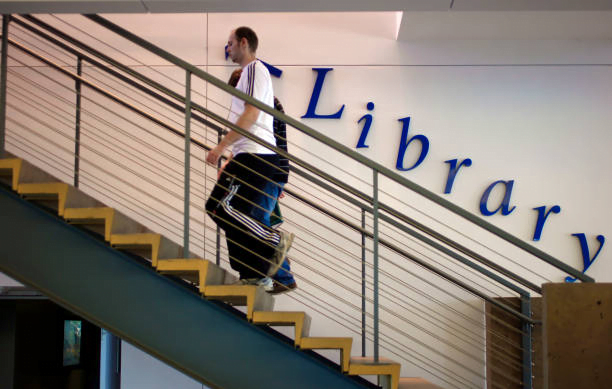 UC Merced Kütüphanesi
