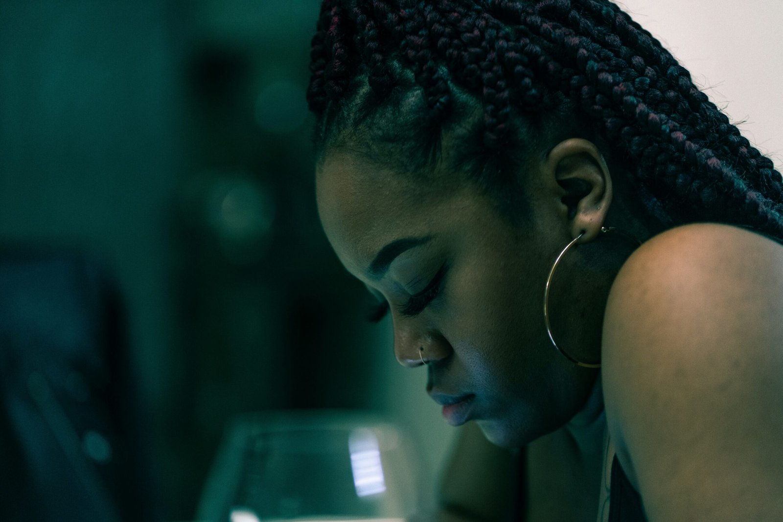 How to Spot and Avoid Online Scams